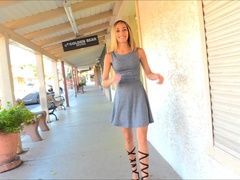 Anaal, Dansen, Fetisj, Vingeren, Orgasme, Alleen, Speelgoed, Onder de rok