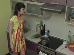 Brunette brune, Clito, Masturbation, Russe, Maigrichonne, Solo, Allumeuse, Adolescente