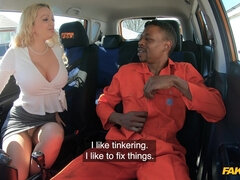 Amateur, Plantureuse, Voiture, En levrette, Branlette thaïlandaise, Interracial, De plein air, Nénés