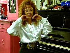 Leie, Dildo, Fingern, Lingerie, Milf, Rotschopf, Solo, Vintage