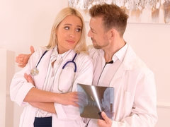 Cul, Blonde, Grossier, Médecin, Branlette thaïlandaise, Infirmière, Nénés, Uniforme