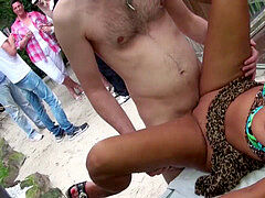 Oudere vrouw, Duits, Rijpe lesbienne, Moeder die ik wil neuken, Moeder, Openbaar, Verleid, Tiener