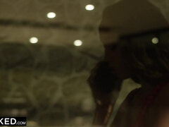 Grosser schwanz, Blasen, Frau frau mann, Interrassisch, Lecken, Lingerie, Muschi, Flotter dreier