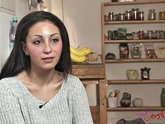 Anaal, Lieveling, Grote mammen, Pijpbeurt, Rijpe lesbienne, Moeder, Tiener, Tieten likken