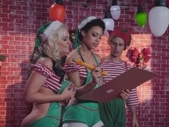 舐める尻, ブロンド, フェラチオ, バック, 黒人, Hd, 淫乱熟女, ショートヘア