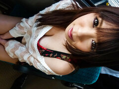 Asiatique, Beauté, Brunette brune, Bus, Tir de sperme, Insertion, Public, Vibromasseur