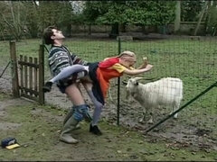 Blonde, Sucer une bite, Européenne, Ferme, Fétiche, Rugueux, Maigrichonne, Rétro ancien