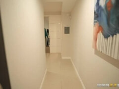 Жопа, Большие сиськи, Брюнетки, Ноги, Милф, Киски, Реалити, Тату