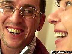 Pijpbeurt, Oudere vrouw, Diep in de keel, Handbeurt, Moeder die ik wil neuken, Moeder, Gezichtspunt, Stiefmoeder