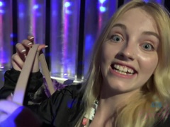 Leie, Bad, Fingern, Freundin, Orgasmus, Pov, Nass