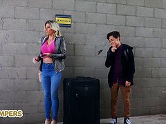 Gros cul, Gros seins, Blonde, Sucer une bite, Gorge profonde, Mère que j'aimerais baiser, Criant