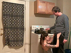 thankful wife gives blow-job since hubby cooked dinner