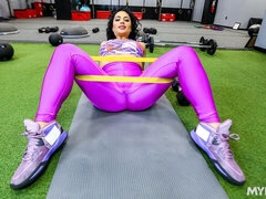 Culo grande, Verga grande, Mamada, Morena, Estilo perrito, Gimnasio, Tetas naturales, Tetas