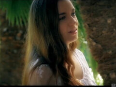 Kont, Masturbatie, Natuurlijke tieten, Buiten, Kut duiken, Mager, Alleen, Strippen