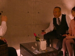Gros seins, Sucer une bite, Brunette brune, Dingue, Tir de sperme, Queue, Japonaise, Bureau