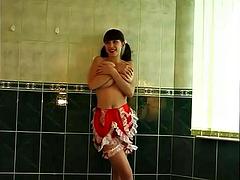 Gros seins, Brunette brune, Nénés
