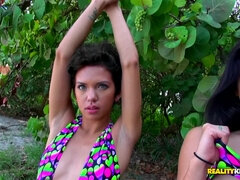Americano, Morena, Loco, Lesbiana, Al aire libre, Pequeña, Flaco, Tetas