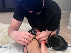 Domination, Pieds, Femme dominatrice, Humiliation
