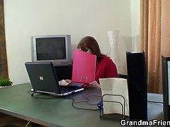 Pijpbeurt, Omie, Masturbatie, Rijpe lesbienne, Moeder die ik wil neuken, Moeder, Stiefmoeder, Trio