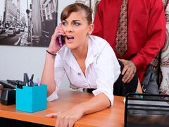 Amateur, Gros cul, Grosse bite, Gros seins, Sucer une bite, En levrette, Bureau, Secrétaire