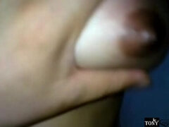 Enthousiasteling, Hondjeshouding, Vriendin, Huisgemaakt, Zoenen, Latijnse vrouw, Natuurlijke tieten, Tieten likken