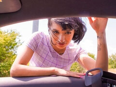 Gros cul, Grosse bite, Gros seins, Sucer une bite, Brunette brune, Voiture, De plein air, Nénés