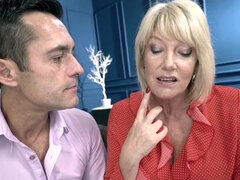 Blonde, Sucer une bite, Plantureuse, En gros plan de très près, Doigter, Mamie, Hard, Professeur