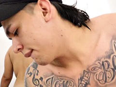 Leie, Grosse titten, Hardcore, Masturbation, Spanisch, Stiefmutter, Tätowierung, Titten