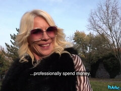 ビッチ, 黒人, ブロンド, フェラチオ, 熟年, お金, 公共, ストッキング