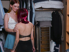 Каблуки, Лизание, Натуральные сиськи, Крошечные, Киски, Рыжие, Молоденькие, Сиськи