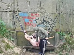 Sadomasochismus, Grosser schwanz, Füsse, Deutsch, Im freien, Öffentlich, Hintern versohlen, Gefesselt