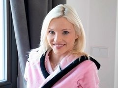 Blond, Vingeren, Gapende, Handbeurt, Masturbatie, Kut duiken, Geschoren, Strippen