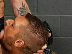 Leie, In den arsch, Arschlecken, Sadomasochismus, Fesselspiele, Schwul, Arsch lecken, Tätowierung