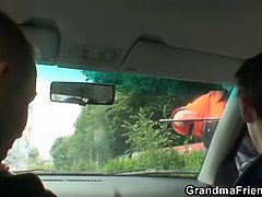 Grandpère, Mamie, Mature, Homme homme femme, Orgie, Fête, Public, Réalité