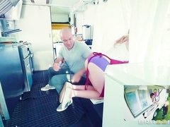 デカ尻, フェラチオ, 車, バック, ハードコア, 自然山雀, アウトドア, ラフ