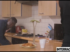 Grote lul, Grote mammen, Gevangen, Bedriegen, Huisvrouw, Interraciaal, Likken, Kut duiken