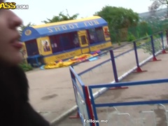 Leie, Grosse titten, Braunhaarige, Im freien, Piercing, Öffentlich
