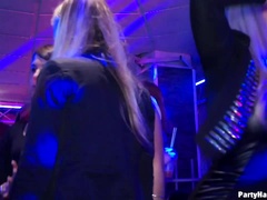 Bekleidet, Verrückt, Tanzen, Frau, Gruppe, Interrassisch, Orgie, Party