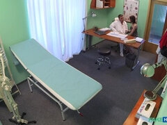 Enthousiasteling, Mooi, Rondborstig, Bedriegen, Stel, Hondjeshouding, Kantoor, Uniformpje