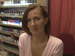 Sucer une bite, Tir de sperme, En levrette, Mère que j'aimerais baiser, Seins naturels, Pov, Public, Rasée