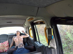 В машине, Член, Сперма на лице, Тату