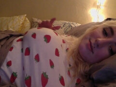 Sleepy Girlfriend Role-play - Big tits