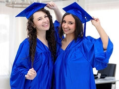 Grosser arsch, Grosser schwanz, Grosse titten, Blasen, Hundestellung, Frau frau mann