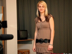 Blond, Pijpbeurt, Hondjeshouding, Handbeurt, Geschoren, Strippen, Tiener, Tieten likken
