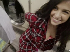 Leie, Blasen, Behaart, Latina, Masturbation, Pov, Muschi, Hintern versohlen