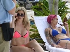 Stellung 69, Grosser arsch, Blasen, Frau frau mann, Fingern, Milf, Tätowierung, Flotter dreier