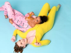 Cul, Noire, Sucer une bite, En levrette, Interracial, Pénis, Adolescente, Plan cul à trois