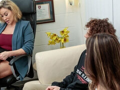 18, デカ尻, デカパイ, フェラチオ, バック, 女 人男 人, ハードコア, ガリガリ