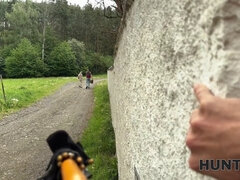 18 jahre, Grosse titten, Gehörnter ehemann, Natürlich, Natürlichen titten, Im freien, Pov, Jungendliche (18+)