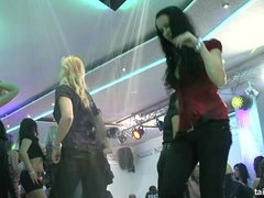 Брюнетки, Танцы, Секс без цензуры, Оргии, Вечеринка, Порнозвезда, Свингеры, Влажная